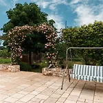 Trulli Rosa Lia