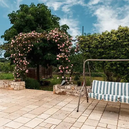 Trulli Rosa Lia