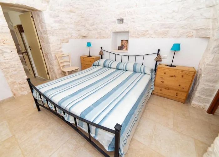 Trulli Rosa Lia Country house *