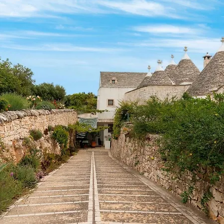 Trulli Rosa Lia